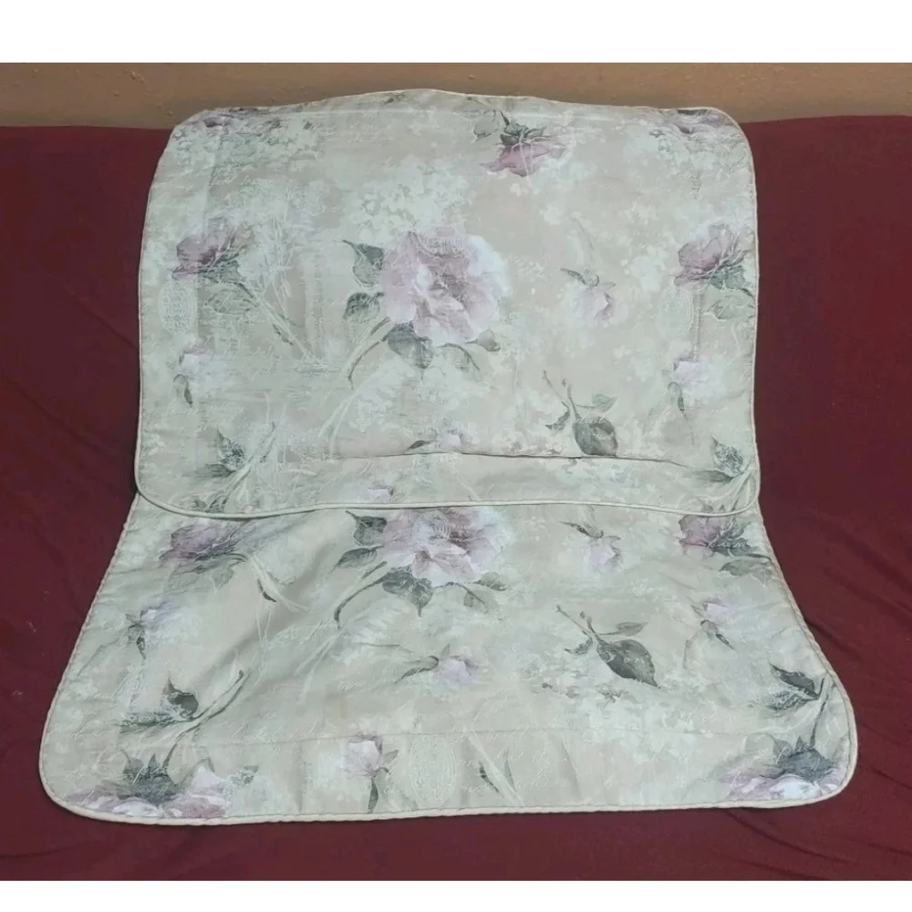 Vtg USA Croscill Floral 2 Pillow Shams Standard Sz 21/27 Cream Jacquard Script